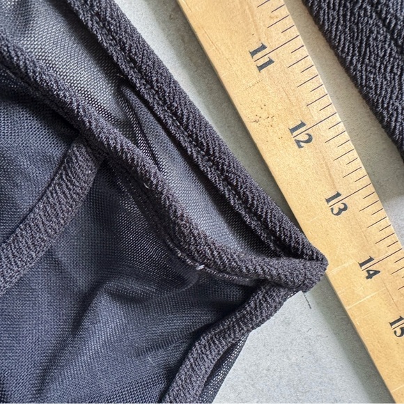 SHEIN Curve 1XL Black Two-Piece Set – Crop Cami Top & High-Waist Leggings - Picture 7 of 12